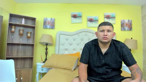 Jhon and Catalina online show from 13, 10, 2025