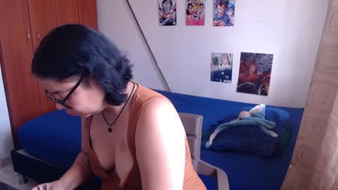 Snapshot of catalinaa_lovee chatting on 8, 9, 2025 catalinaa_lovee online show from 8, 9, 2025