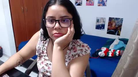 Snapshot of catalinaa_lovee chatting on 16, 9, 2025 catalinaa_lovee online show from 16, 9, 2025