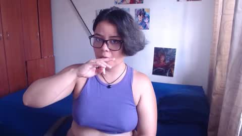 Snapshot of catalinaa_lovee chatting on 6, 10, 2025 catalinaa_lovee online show from 6, 10, 2025