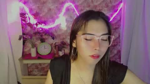 Snapshot of catherine_365 chatting on 7, 4, 2026 catherine_365 online show from 7, 4, 2026