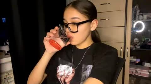 catherinepirs online show from 11, 4, 2026