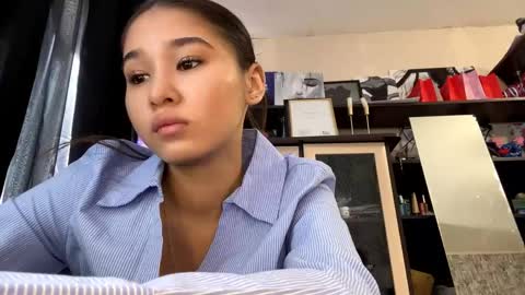 catherinepirs online show from 15, 4, 2026