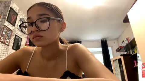 Snapshot of catherinepirs chatting on 24, 5, 2026 catherinepirs online show from 24, 5, 2026