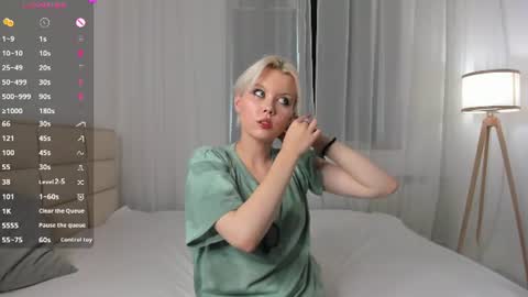 Snapshot of cathiearzabala chatting on 10, 7, 2026 Mia online show from 10, 7, 2026