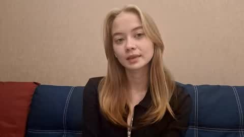 Snapshot of cathrynfinnell chatting on 25, 10, 2025 Alisa online show from 25, 10, 2025