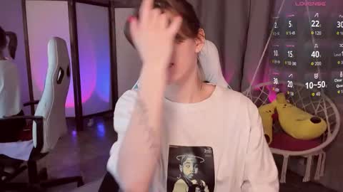 Snapshot of cathybarnes chatting on 27, 10, 2025 cathybarnes online show from 27, 10, 2025