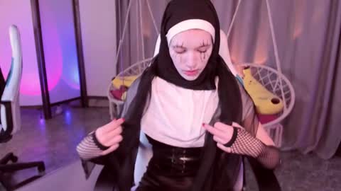 Snapshot of cathybarnes chatting on 29, 10, 2025 cathybarnes online show from 29, 10, 2025