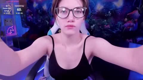 Snapshot of cathybarnes chatting on 19, 11, 2025 cathybarnes online show from 19, 11, 2025