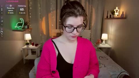 Snapshot of cathybarnes chatting on 28, 11, 2025 cathybarnes online show from 28, 11, 2025