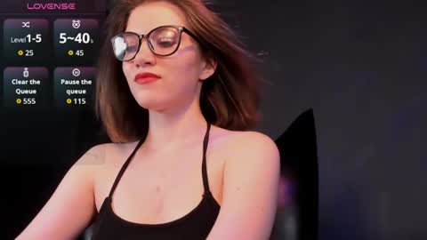 Snapshot of cathybarnes chatting on 28, 7, 2026 cathybarnes online show from 28, 7, 2026