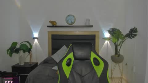 Juliana online show from 8, 2, 2025