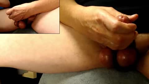 Snapshot of catlover03 chatting on 30, 10, 2025 Mike online show from 30, 10, 2025