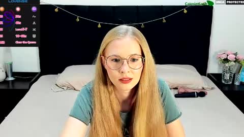 Snapshot of catmintlush chatting on 19, 4, 2026 CatmintLush online show from 19, 4, 2026