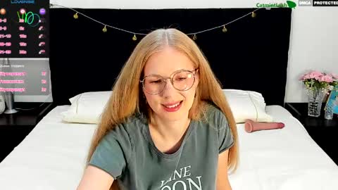Snapshot of catmintlush chatting on 10, 5, 2026 CatmintLush online show from 10, 5, 2026