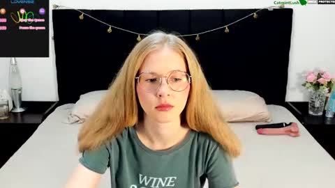 Snapshot of catmintlush chatting on 24, 5, 2026 CatmintLush online show from 24, 5, 2026