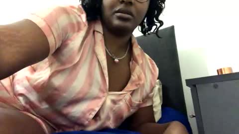Snapshot of catpixel chatting on 23, 10, 2025 catpixel online show from 23, 10, 2025