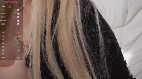 Snapshot of cattch_me chatting on 31, 10, 2025 cattch_me online show from 31, 10, 2025