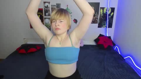 cattie_w_ online show from 17, 2, 2026