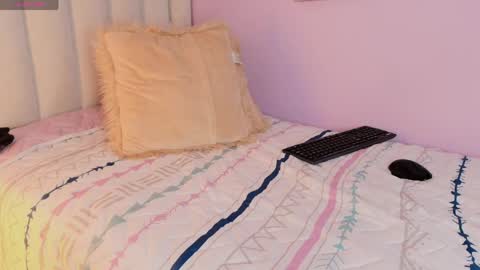 Snapshot of caylin_jordan chatting on 15, 5, 2026 Cay online show from 15, 5, 2026