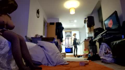 Cdleigh1984 online show from 18, 4, 2026