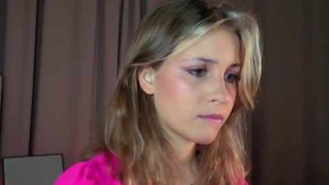 Lina  online show from 4, 4, 2026