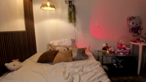 Snapshot of cedrela_gomez chatting on 27, 10, 2025 CEDRELARYAN online show from 27, 10, 2025