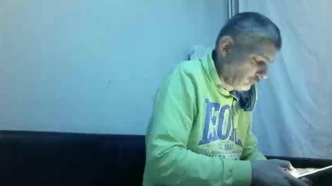 Snapshot of cedricodereims51 chatting on 17, 12, 2025 cedricodereims51 online show from 17, 12, 2025