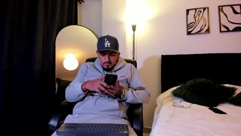 Snapshot of cefiro93 chatting on 8, 4, 2026 cefiro93 online show from 8, 4, 2026