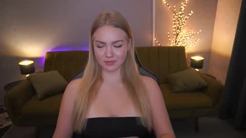 Snapshot of celestenoirr chatting on 2, 10, 2025 celestenoirr online show from 2, 10, 2025