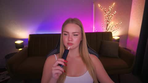 Snapshot of celestenoirr chatting on 10, 10, 2025 celestenoirr online show from 10, 10, 2025