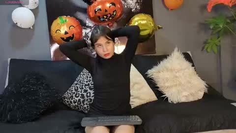 Snapshot of celestesecret chatting on 2, 11, 2025 Sara online show from 2, 11, 2025