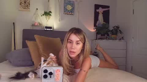 Snapshot of celin_summer chatting on 23, 7, 2026 Celin online show from 23, 7, 2026