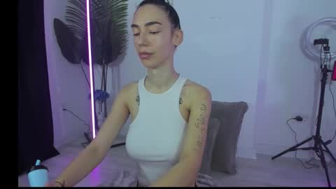 Snapshot of celine_roxelle chatting on 11, 11, 2025 Celine Roxelle online show from 11, 11, 2025