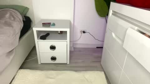 Celine Roxelle online show from 6, 1, 2026