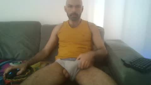 Snapshot of celllo_hairy chatting on 7, 8, 2026 celllo_hairy online show from 7, 8, 2026
