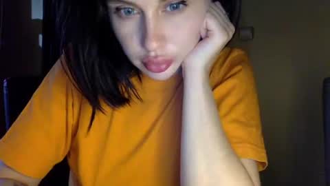 Snapshot of cerisedood82 chatting on 7, 4, 2026 Eva online show from 7, 4, 2026