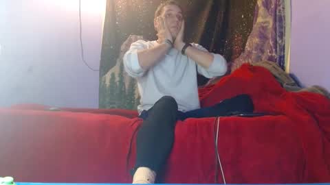 Snapshot of cguffey2284 chatting on 5, 1, 2025 cguffey2284 online show from 5, 1, 2025