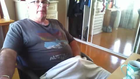 Snapshot of chalkstall chatting on 24, 9, 2025 Chalky online show from 24, 9, 2025