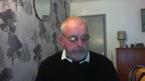 Snapshot of champers37 chatting on 5, 1, 2025 Champers online show from 5, 1, 2025