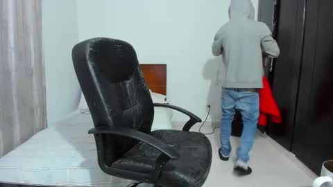 Snapshot of chandler_kenji chatting on 29, 10, 2025 Kenji online show from 29, 10, 2025