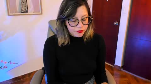 Snapshot of chanell_taylor_ chatting on 12, 11, 2025 chanell online show from 12, 11, 2025