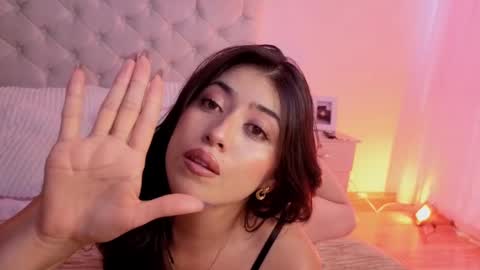 Snapshot of chanellgv chatting on 8, 9, 2025 Chanell online show from 8, 9, 2025