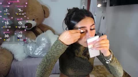 Snapshot of channelrose_1 chatting on 29, 10, 2025 Isabella online show from 29, 10, 2025