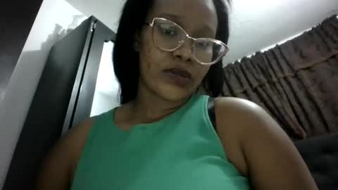 Snapshot of chantal99 chatting on 15, 9, 2025 chantal99 online show from 15, 9, 2025