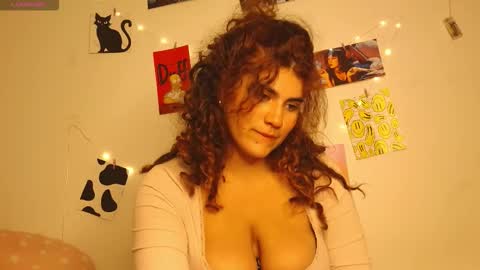 Snapshot of chantal_leon chatting on 16, 10, 2025 online show from 16, 10, 2025