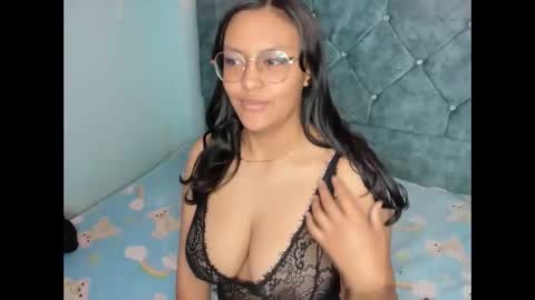Snapshot of chantal_sex2 chatting on 27, 11, 2025 Chantal baby online show from 27, 11, 2025
