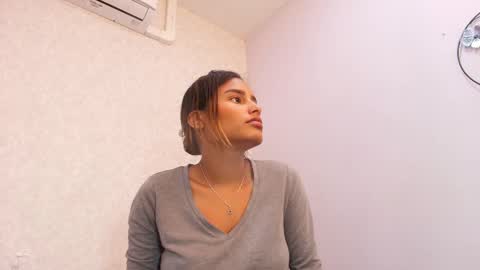 Snapshot of chantal_taylor_ chatting on 3, 10, 2025 Raquel online show from 3, 10, 2025