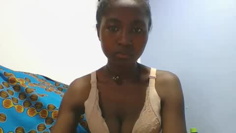 Snapshot of chantale483461 chatting on 2, 3, 2026 chantale483461 online show from 2, 3, 2026