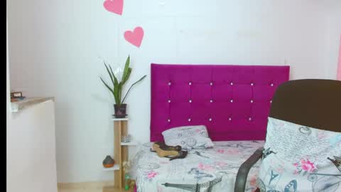 Snapshot of chantalsemenova2023 chatting on 4, 6, 2026 chantal sweety and horny latina for u online show from 4, 6, 2026